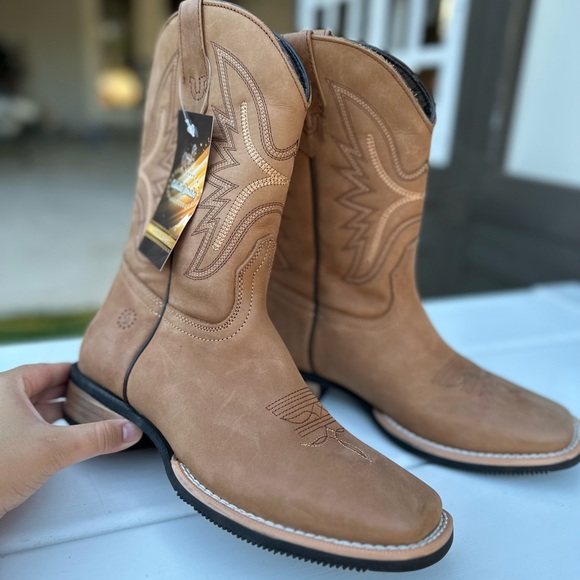 Boulet Shoes - NEWGolden horse This product is made by artisans from León, Gto.MADE IN MEXICO